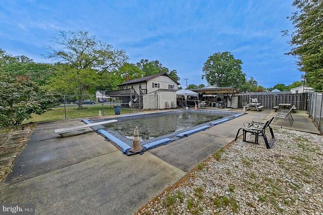 10205 FORD TER, White Plains, MD 20695