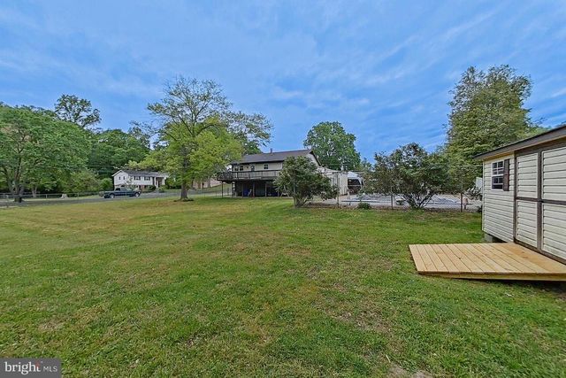 10205 FORD TER, White Plains, MD 20695