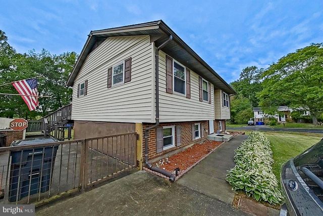10205 FORD TER, White Plains, MD 20695