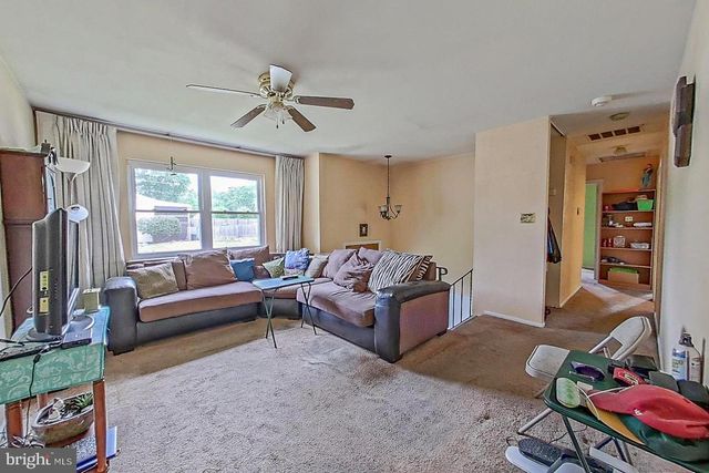 10205 FORD TER, White Plains, MD 20695