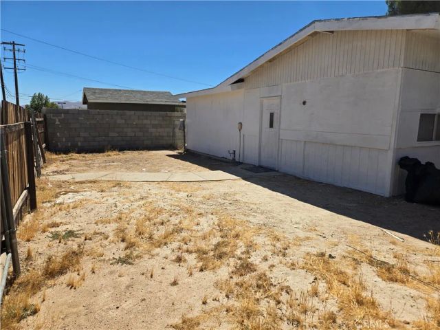 16366 Walnut Street, Hesperia, CA 92345