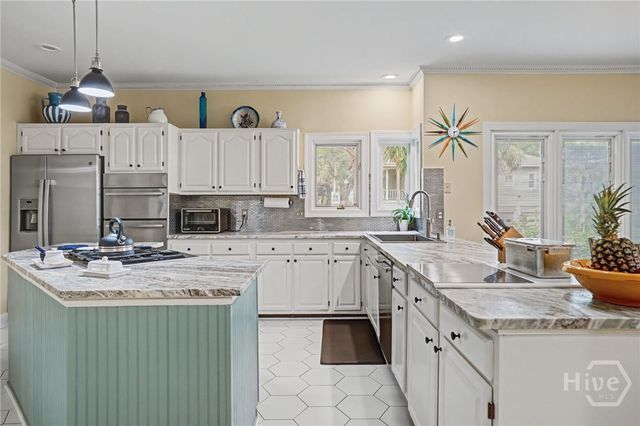 39 Franklin Creek Road S, Savannah, GA 31411