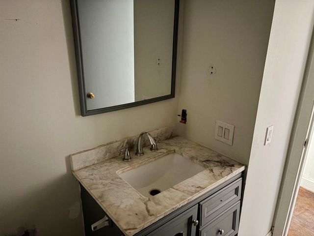 1394 Hillside Drive, Flint Twp, MI 48532