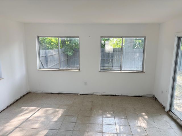 1394 Hillside Drive, Flint Twp, MI 48532