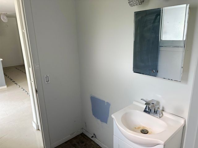 1394 Hillside Drive, Flint Twp, MI 48532