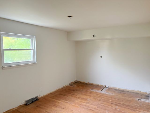 1394 Hillside Drive, Flint Twp, MI 48532