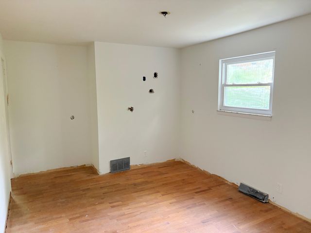 1394 Hillside Drive, Flint Twp, MI 48532