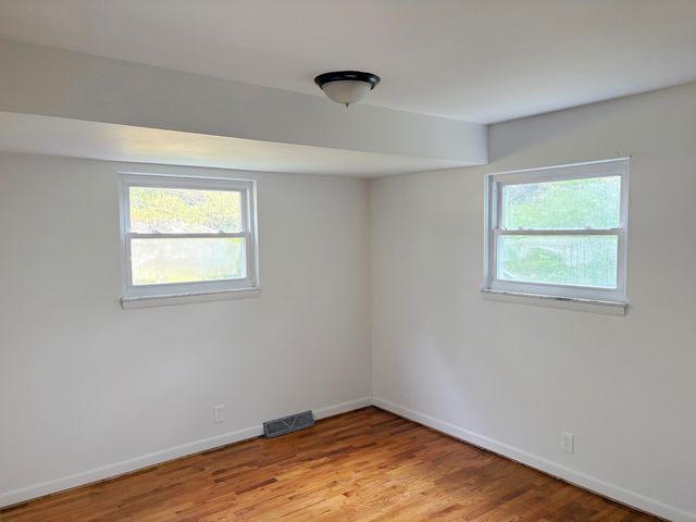 1394 Hillside Drive, Flint Twp, MI 48532