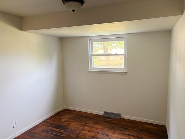 1394 Hillside Drive, Flint Twp, MI 48532