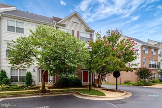 3814 DOMINION MILL DR, Alexandria, VA 22304