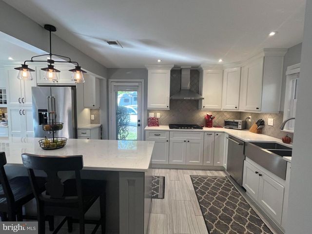 10714 DUDLEY CT, Fairfax, VA 22030