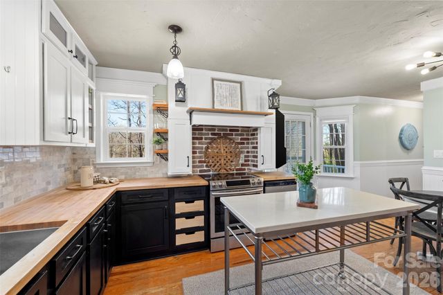 8003 Pine Oak Road, Waxhaw, NC 28173