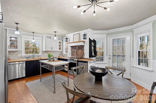 8003 Pine Oak Road, Waxhaw, NC 28173