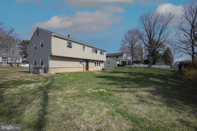 231 HOLLYOKE RD, Somerdale, NJ 08083