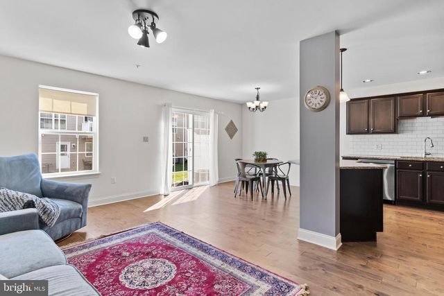 8116-J CARL WILLIAMS BLVD, Harrisburg, PA 17112