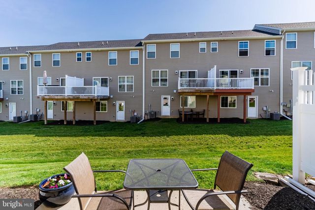 8116-J CARL WILLIAMS BLVD, Harrisburg, PA 17112