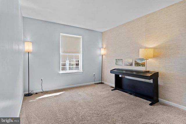 8116-J CARL WILLIAMS BLVD, Harrisburg, PA 17112