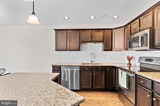 8116-J CARL WILLIAMS BLVD, Harrisburg, PA 17112