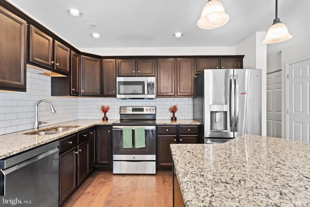 8116-J CARL WILLIAMS BLVD, Harrisburg, PA 17112