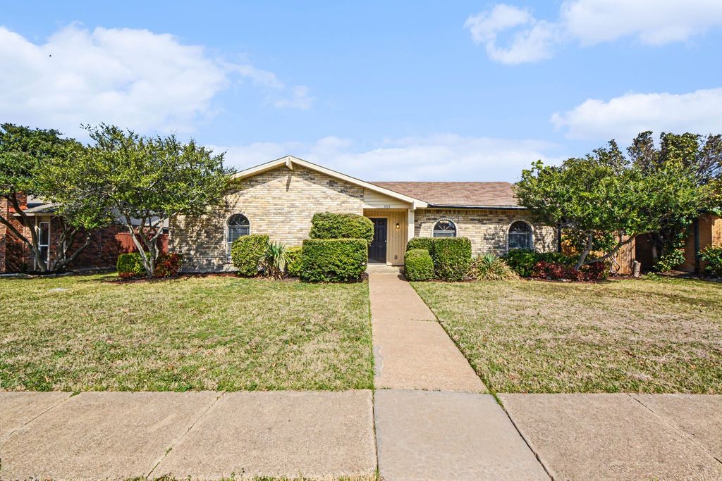 905 Stone Trail Drive, Plano, TX 75023