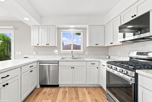 19580 Glenn Street, Roseville, MI 48066