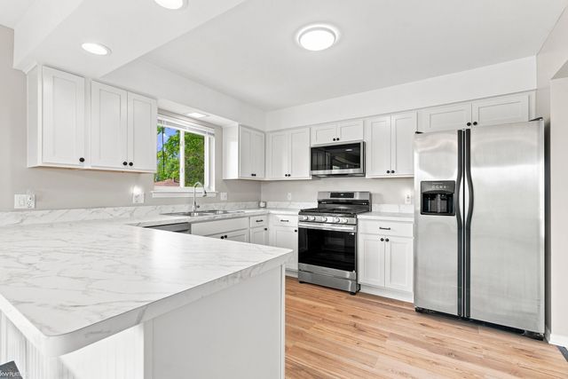 19580 Glenn Street, Roseville, MI 48066