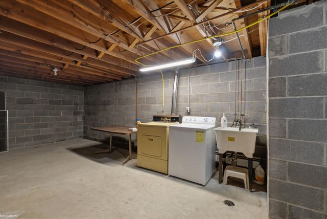 19580 Glenn Street, Roseville, MI 48066