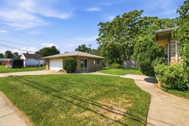 19580 Glenn Street, Roseville, MI 48066