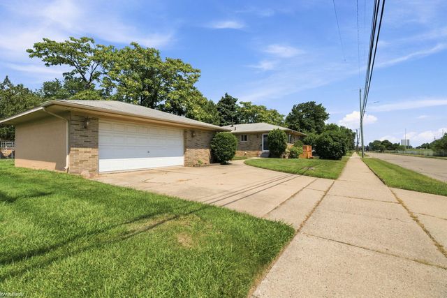 19580 Glenn Street, Roseville, MI 48066