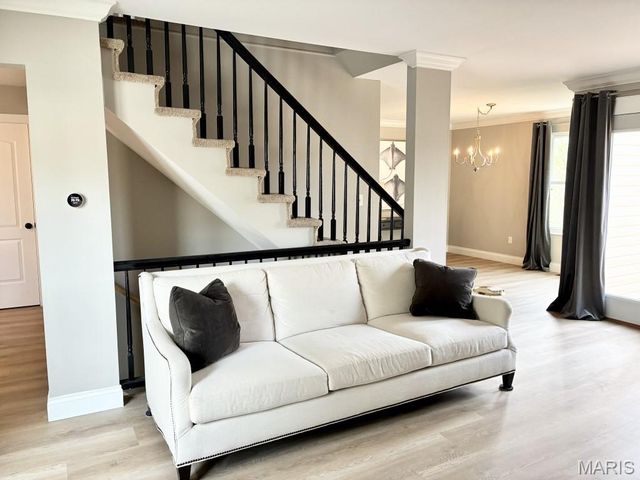 325 Fox Village Court, Ballwin, MO 63021