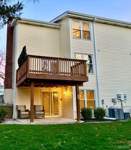 325 Fox Village Court, Ballwin, MO 63021