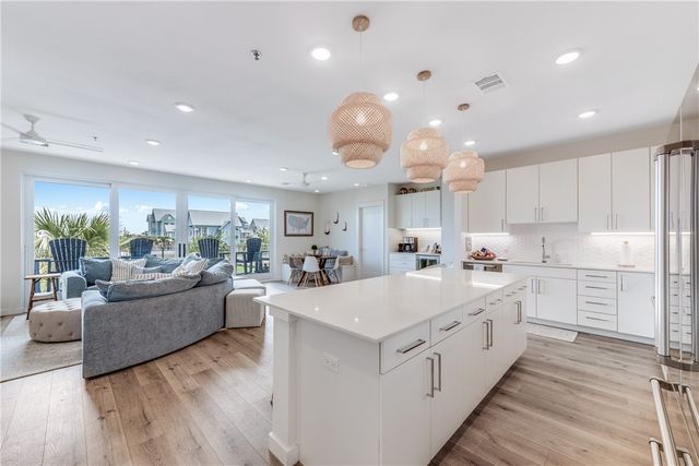 630 Center Square West 206, Port Aransas, TX 78373