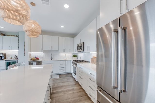 630 Center Square West 206, Port Aransas, TX 78373