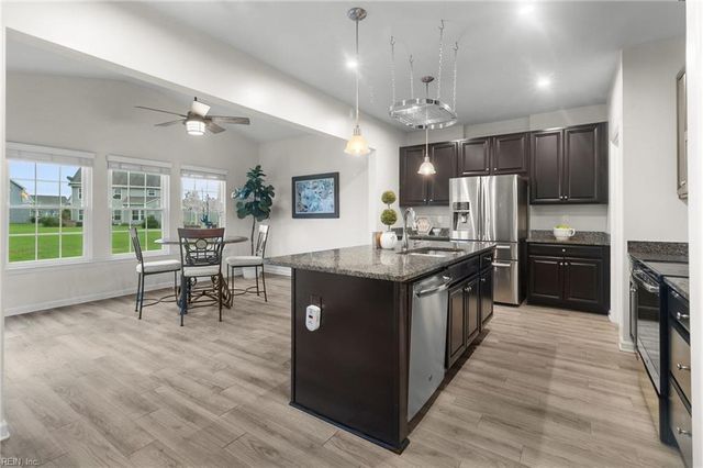 137 Boxwood LN, Smithfield, VA 23430