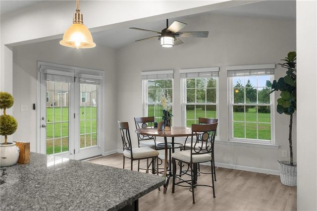 137 Boxwood LN, Smithfield, VA 23430