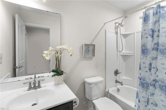 137 Boxwood LN, Smithfield, VA 23430