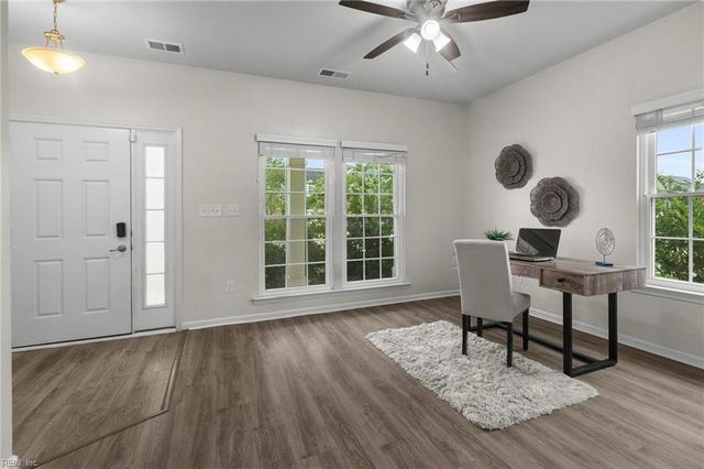 137 Boxwood LN, Smithfield, VA 23430