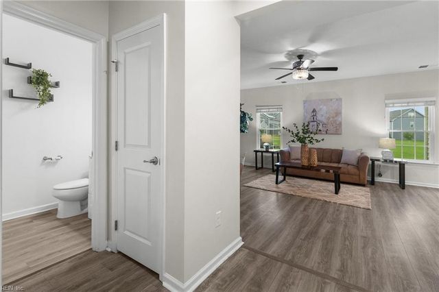 137 Boxwood LN, Smithfield, VA 23430