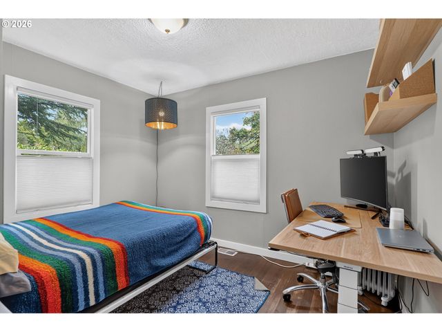 3675 Sw 93RD Ave, Portland, OR 97225