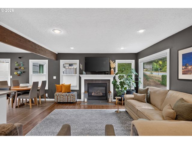 3675 Sw 93RD Ave, Portland, OR 97225