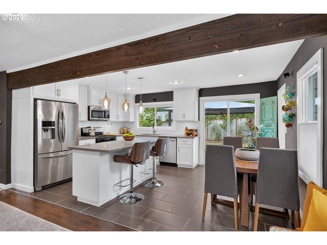 3675 Sw 93RD Ave, Portland, OR 97225
