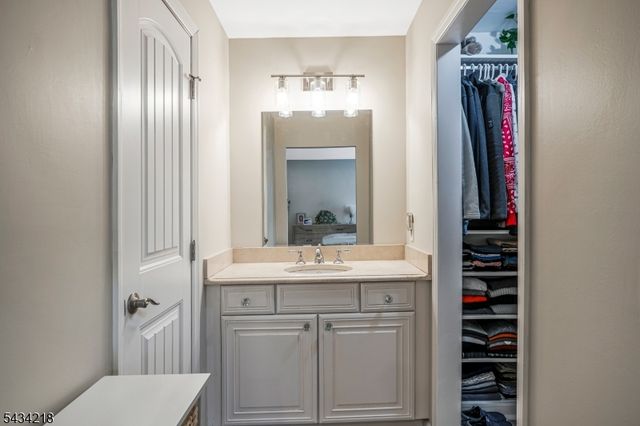 38 Fieldstone Road Ondo, Bedminster Twp., NJ 07921