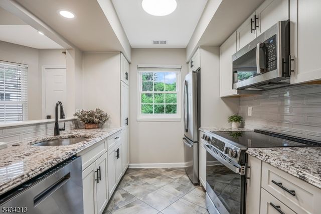 38 Fieldstone Road Ondo, Bedminster Twp., NJ 07921
