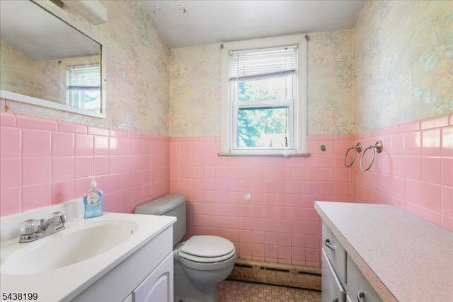 236 Hickory Ave, Garwood Boro, NJ 07027