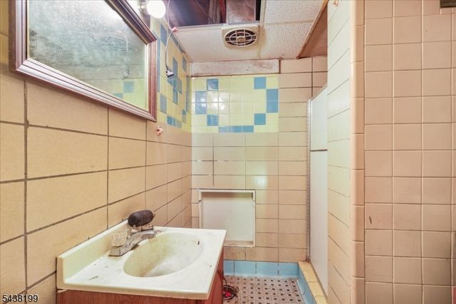 236 Hickory Ave, Garwood Boro, NJ 07027