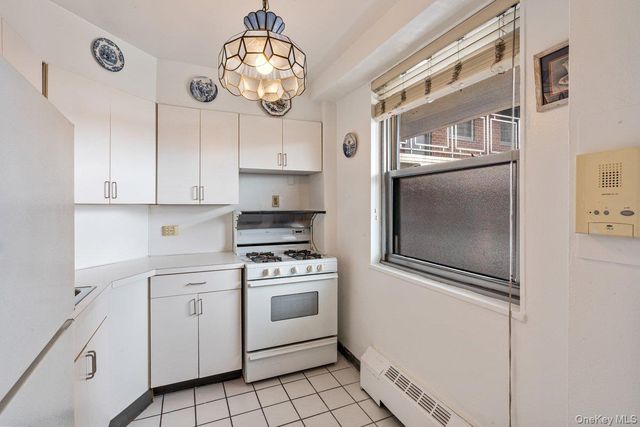 61-15 97 Street 12H, Rego Park, NY 11374