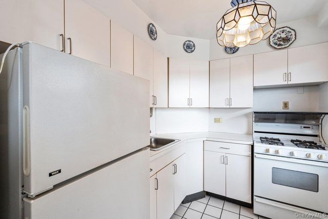61-15 97 Street 12H, Rego Park, NY 11374