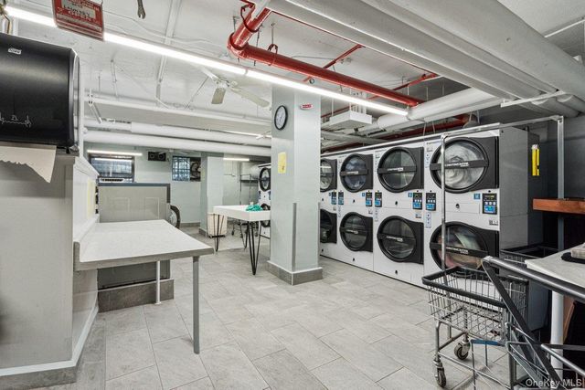 61-15 97 Street 12H, Rego Park, NY 11374