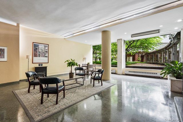 61-15 97 Street 12H, Rego Park, NY 11374