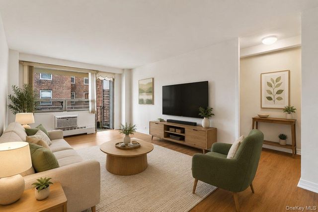 61-15 97 Street 12H, Rego Park, NY 11374